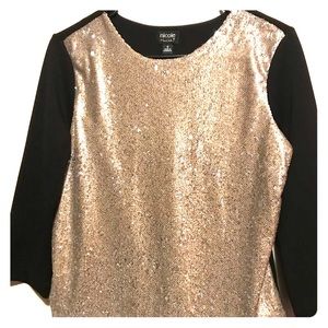 Black and gold color sequins Blouse. S